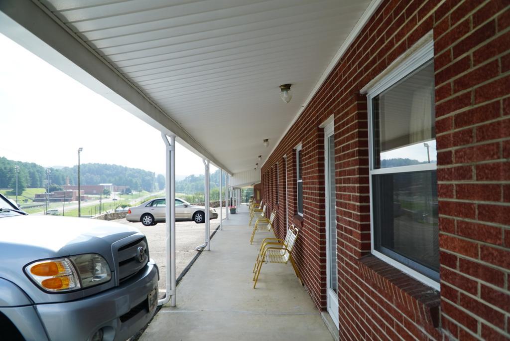 Knob Hill Motor Lodge Hillsville Exterior foto